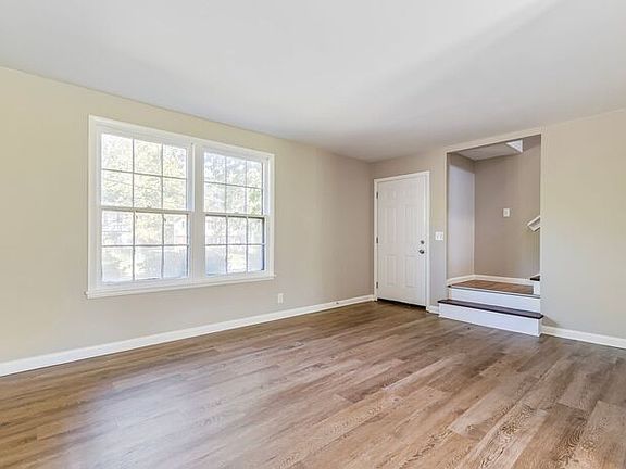 4th image of 743 McPherson Dr
