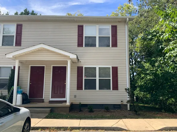 206 W 15th St APT 8, Newton, NC 28658