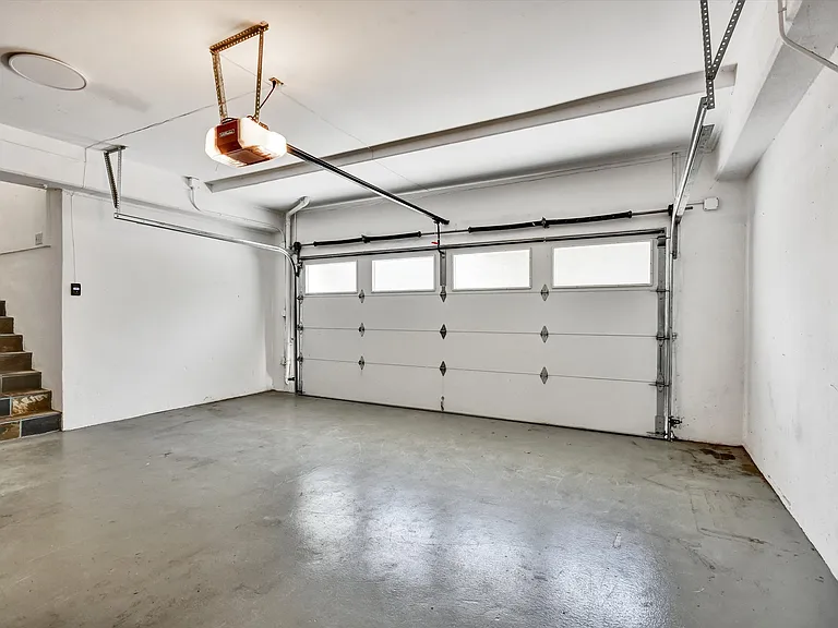 7001 Buckingham Blvd — Photo 20
