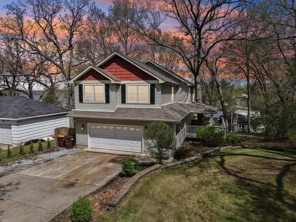7724 Cedar Rd, Wonder Lake, IL 60097
