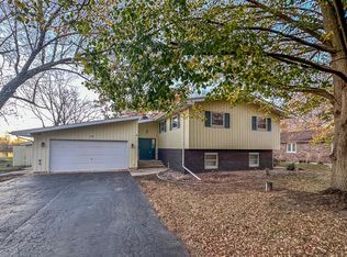 1752 Bittersweet Dr, Saint Anne, IL 60964