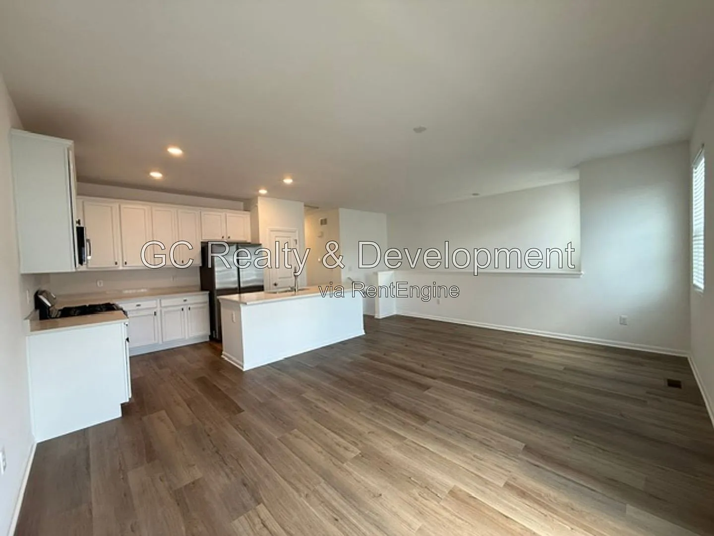 3 bed, 3.0 bath, 1468 sqft, $2,750 — Photo 2