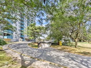 1442 Lawrence Ave W #PENTHOUSE 1412-12, Toronto, ON M6L 1B5