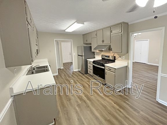 5th image of 7697 Highland Park Dr