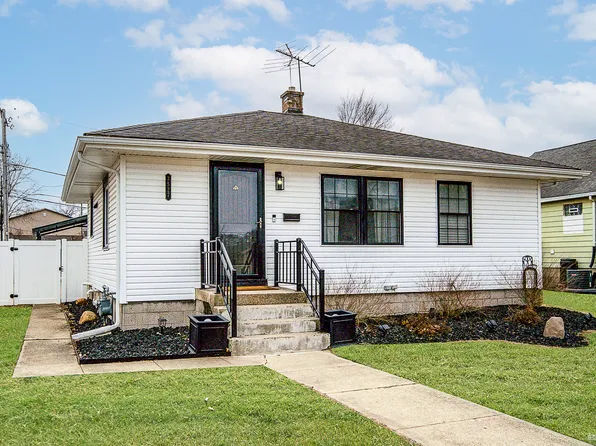 3527 Lake St, Lansing, IL 60438