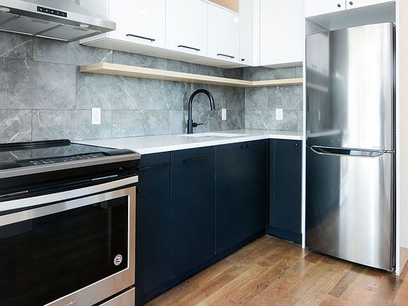 2nd image of 916 Bergen St #4F