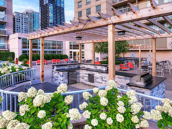 5th image of 600 N Dearborn St #3108