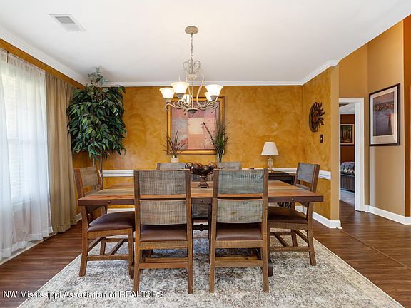 5th image of 7529 Mary Dr