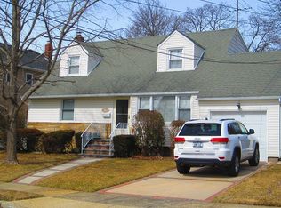 3801 Hudson Ave, Seaford, NY 11783