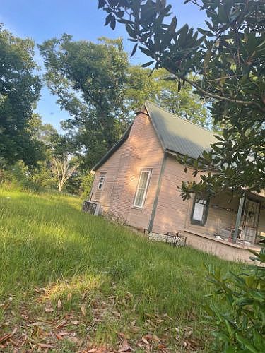 2nd image of 48 Bump Rd