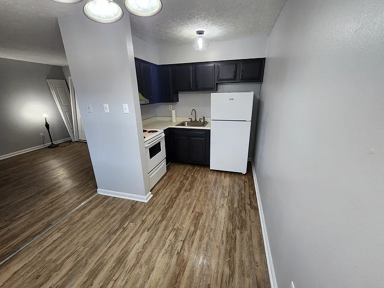 713 Mill St — Photo 10
