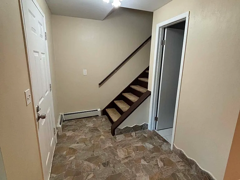 54 Nome Way #B — Photo 4