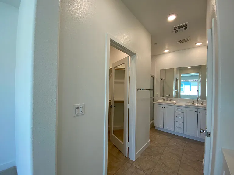 307 Carmona — Photo 15