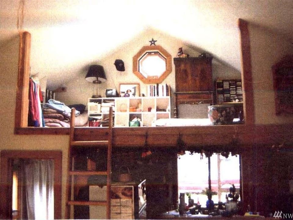 2nd image of 18933 Sorenson Rd SE