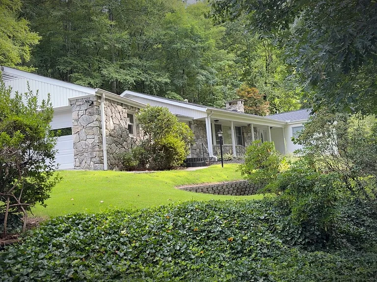 Baystone Dr — Photo 17