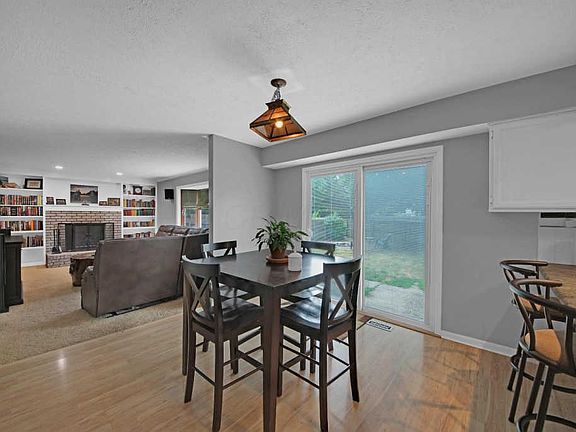 5th image of 3073 Cranston Dr