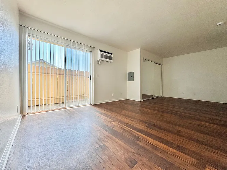 Lake Meadows Apartments — Photo 3