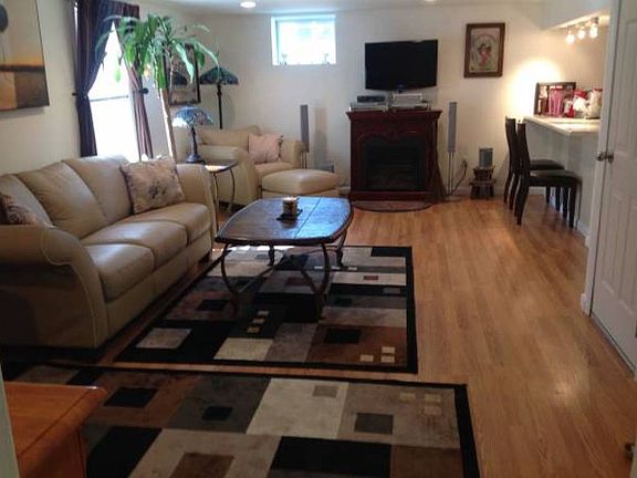 3rd image of 2873 Hickory St