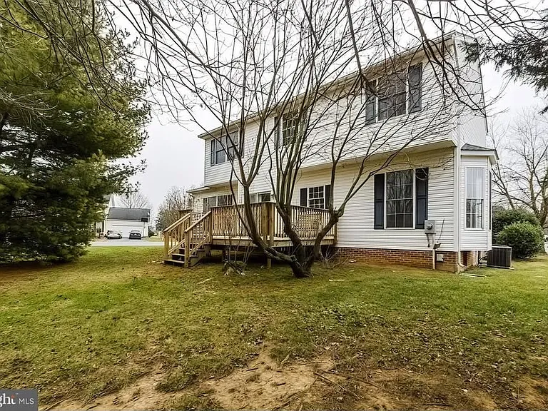 18306 Lyles Dr — Photo 8