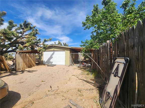 5th image of 26136 N Pear Avenue