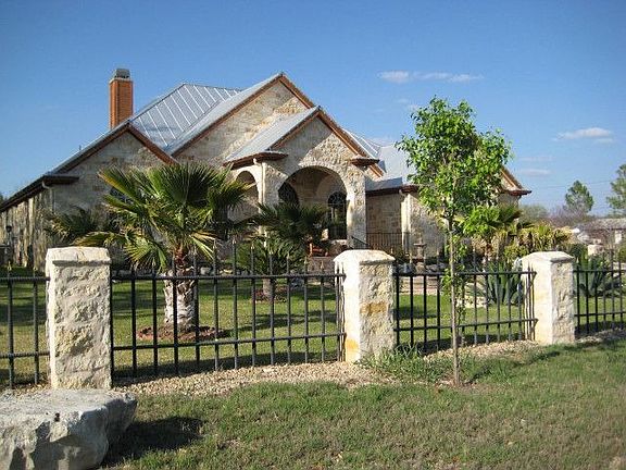 4th image of 320 Morning Glory Dr