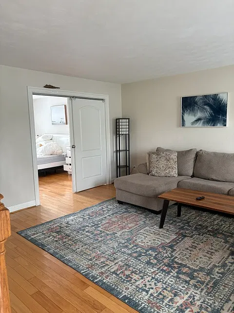 4 bed, 2232 sqft, $3,500 — Photo 3