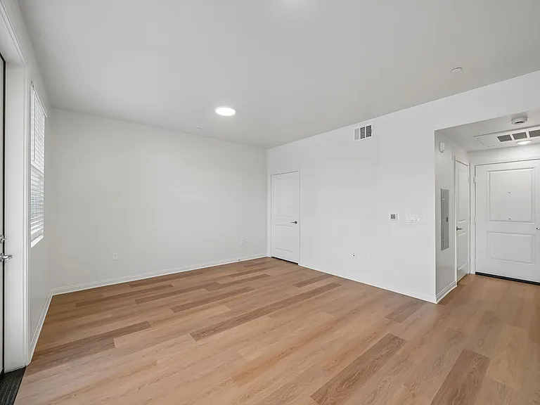 Gallery Park - Modern apartment living in the heart of Riverside, CA — Photo 14