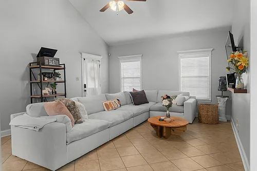 128 Bottle Brush Ln Photo 1