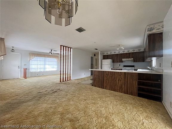4th image of 425 Hillside Ave
