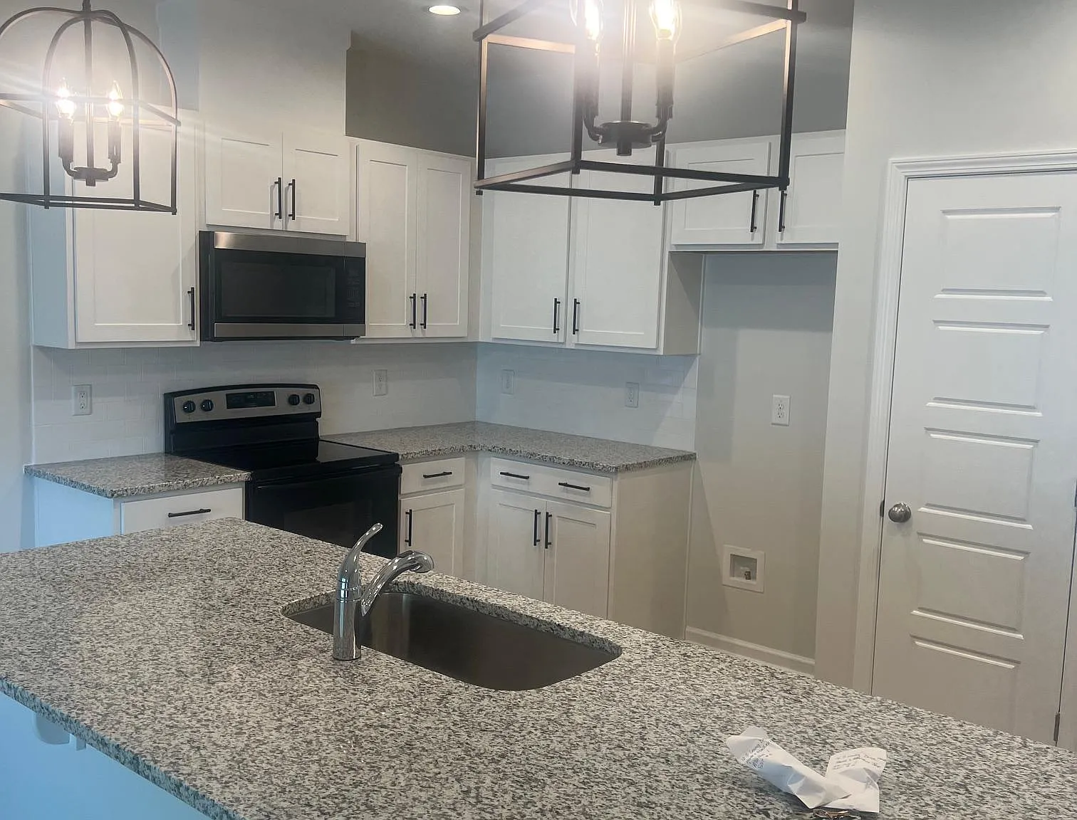 16 S Lenny Dr — Photo 2