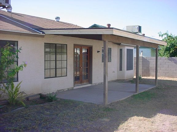 Back of Home / Covered patio