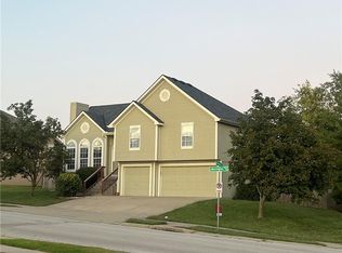8611 N Mersington Ave, Kansas City, MO 64156