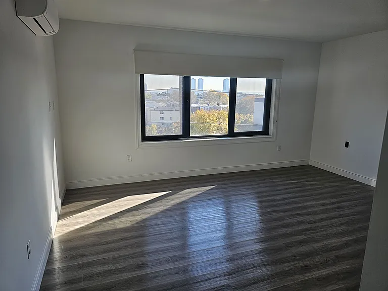 211 Baldwin Ave #207 — Photo 25