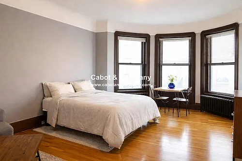 306 Newbury St #2F Photo 1