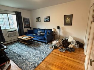 2516 30th Dr APT 2R, Astoria, NY 11102