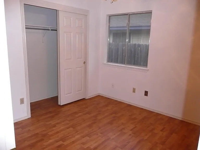 734 Latteridge Dr — Photo 11
