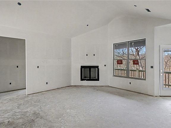 4th image of 2 Yarrow Cir