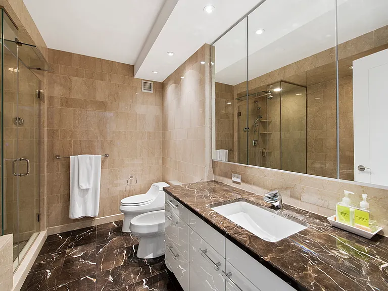 240 Riverside Blvd #28BC — Photo 13