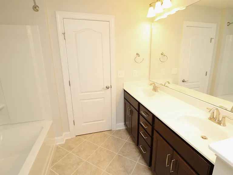 410 Boscawen Ln — Photo 35