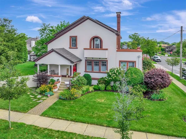 2425 Babylon Street, Wantagh, NY 11793