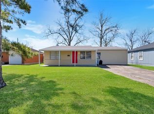 7209 Bluejay Dr, Texas City, TX 77591