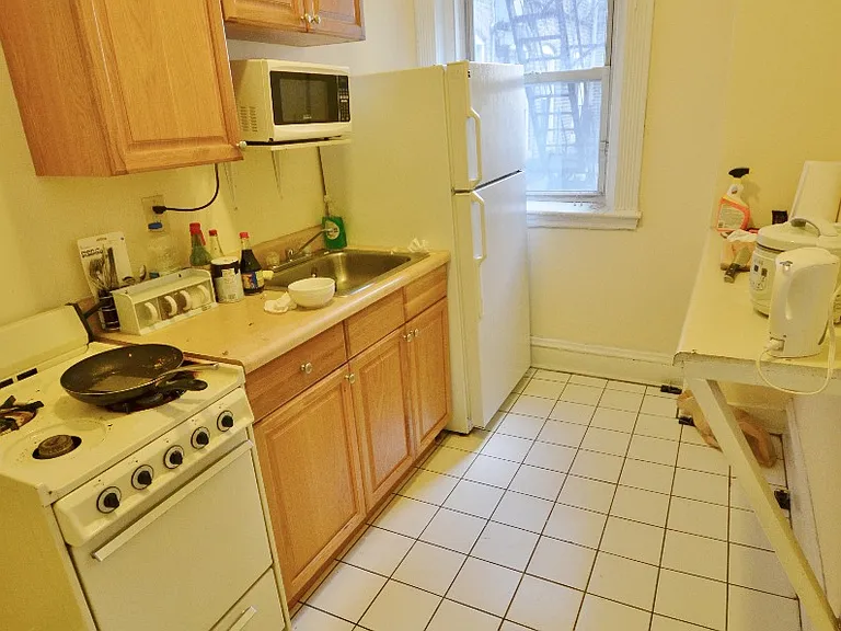 56 Queensberry St #8 — Photo 8