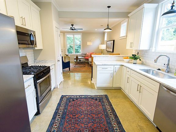 5th image of 2912 Felix St Lot 33