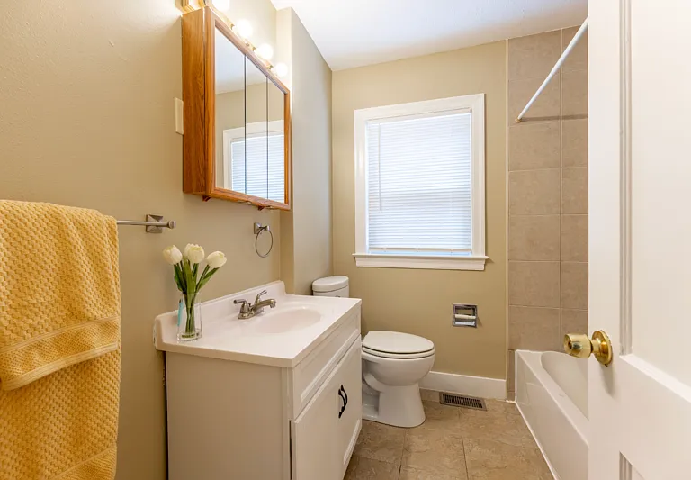 2315 Auburn St #2E — Photo 1