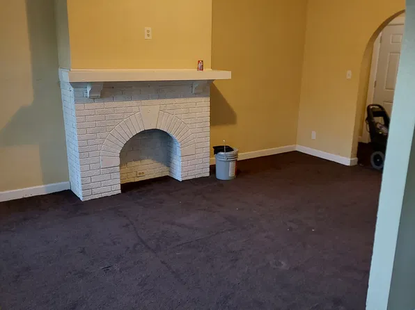 2208 W Locust St APT 6, Milwaukee, WI 53206