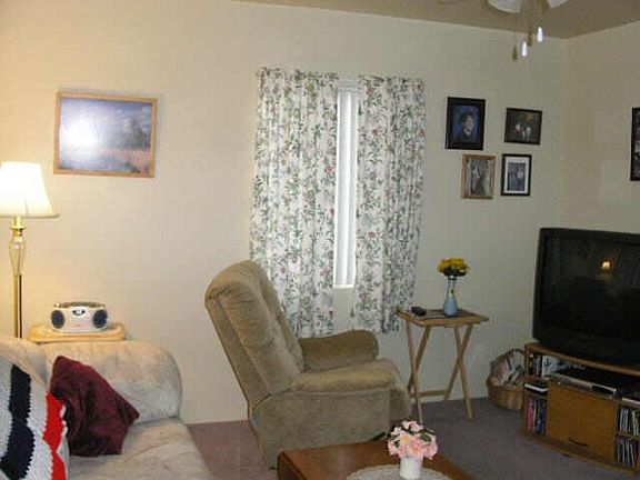 4th image of 114 N Hunt Drive