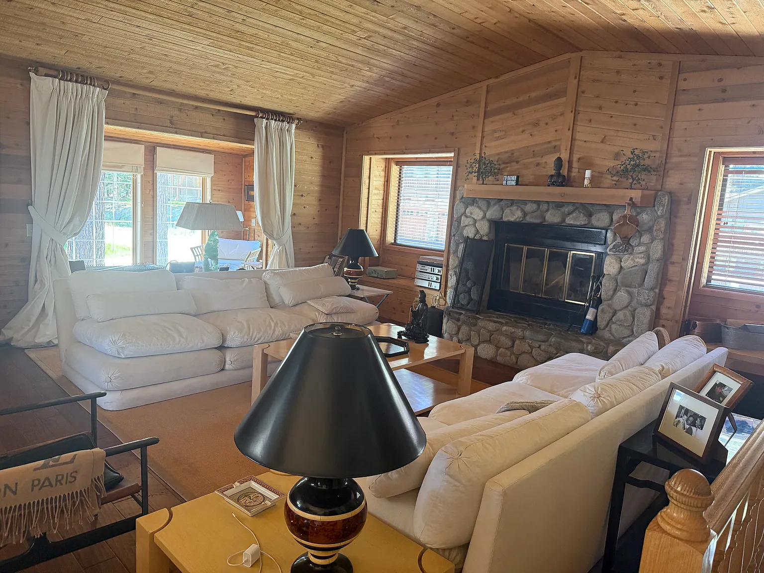 3 bed, 3.5 bath, 2049 sqft, $1,500 — Photo 2