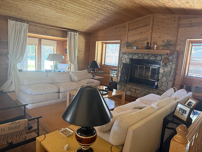 1687 Forest Trl — Photo 2