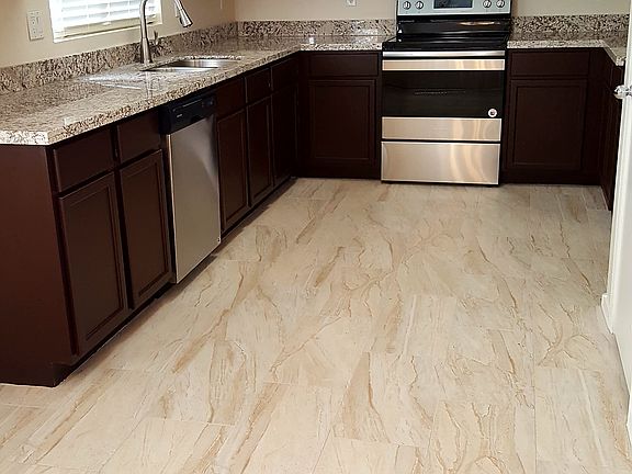 5th image of 861 E Nardini St