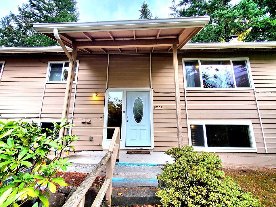 This 4 bedroom, 3 bath house is located on a quiet cud-de-sac in Kirkland.